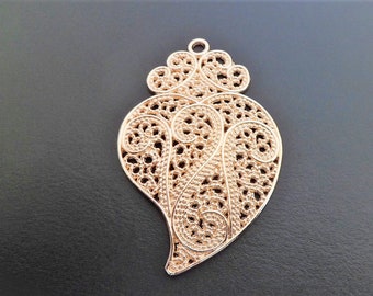 Large gold pendant alloy and heart-shaped