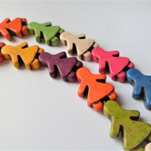 Perla colorata a forma di ragazza  in Howlite naturale