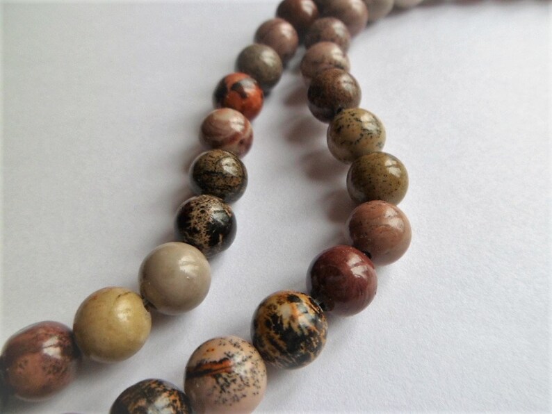 Round bead dendritic in Jasper