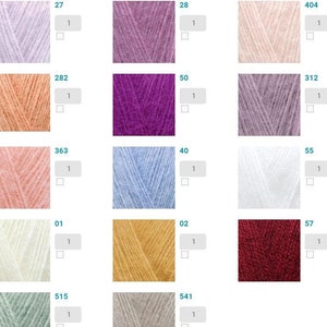 Puede incluir: Una carta de colores de muestras de hilo en varios tonos de morado, rosa, naranja, azul, blanco, rojo, verde y gris. Las muestras de hilo est&aacute;n dispuestas en una cuadr&iacute;cula con n&uacute;meros y la palabra "1" impresa debajo de cada muestra.