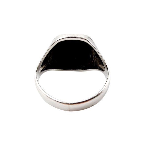 Vintage Silver Signet Ring With Black Onyx – Engraved Details – EU
