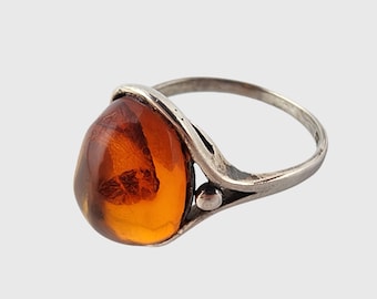 Stunning Vintage Amber Silver Ring