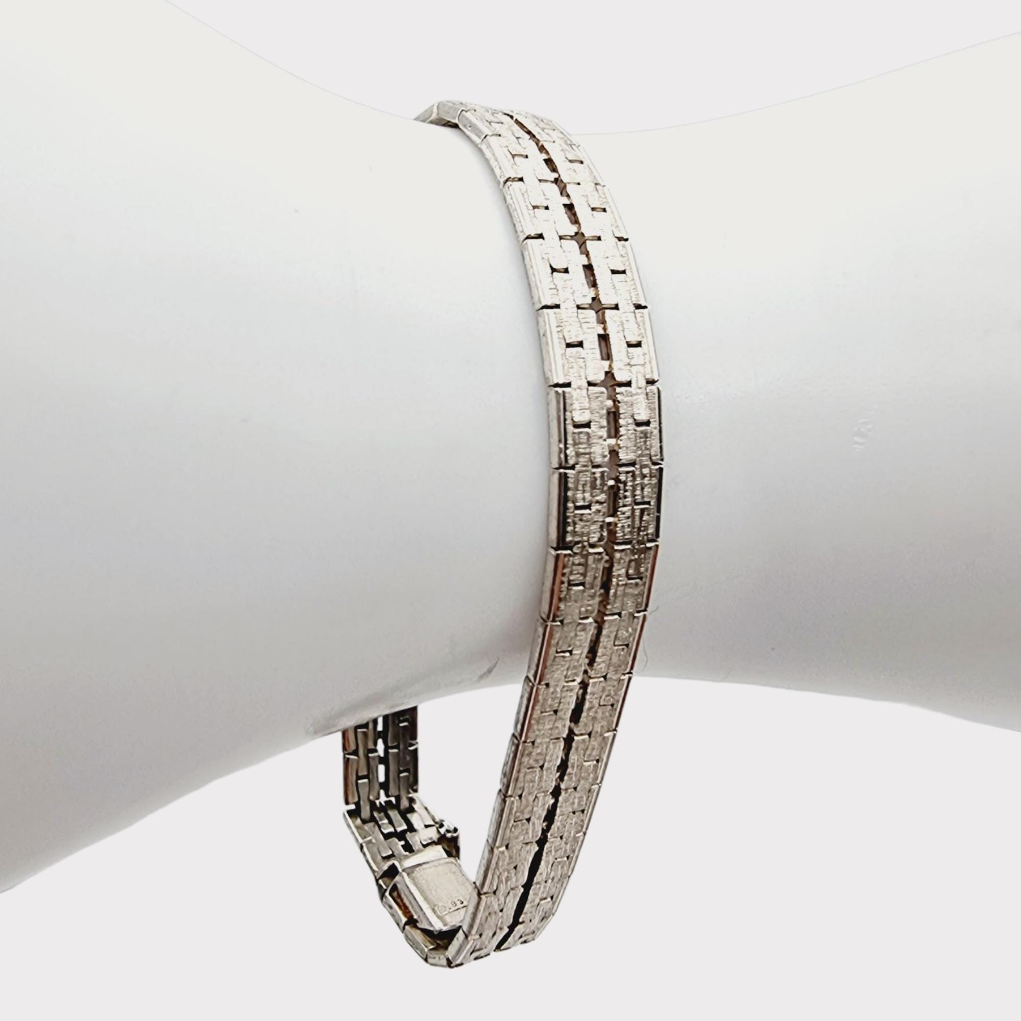 ヴィンテージ アンティーク 彫刻 Silverバングル ブレスレット silver925 薔薇の模様のヴィンテージバングル(ブレスレット)/アメリカ