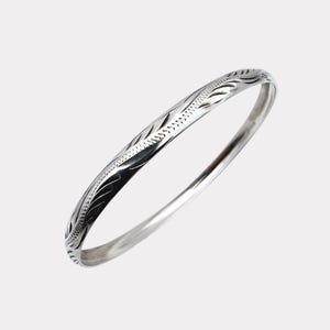 Elegant Vintage SW 835 Silver Engraved Bangle Bracelet