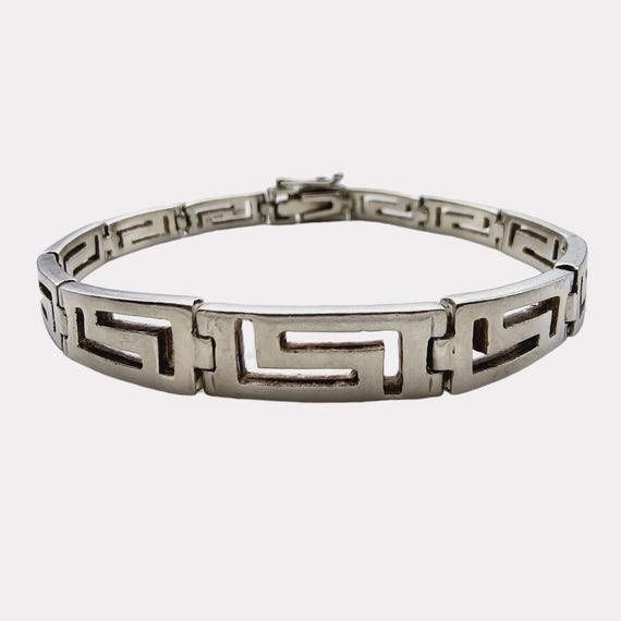 Vintage silver bracelet / bangle with leaf design