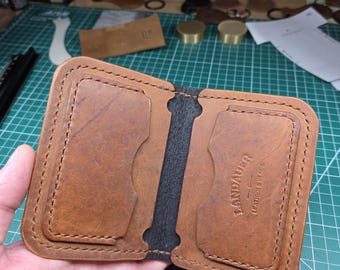 Oiled Leather Bifold Wallet with 2 Card Slots & 2 Stash Pockets - Father's Day Gift