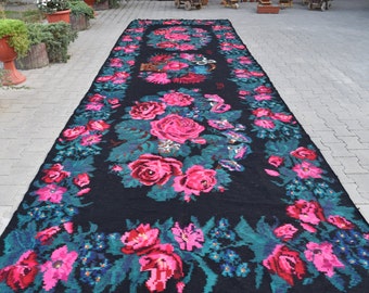 Vintage kilim rug / Handwoven wool rug / Ethnic floral carpet rug / Boho style carpet