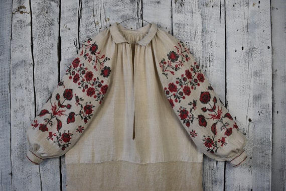 Vintage Ukrainian embroidered shirt / Vyshyvanka /