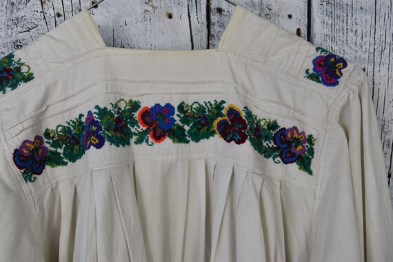 Vintage traditional Ukrainian embroidered shirt /… - image 9