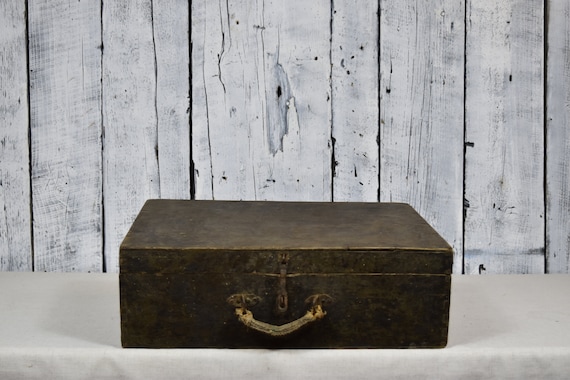alte holzkoffer