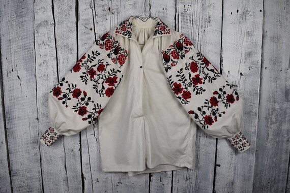 Vintage traditional Ukrainian embroidered shirt /