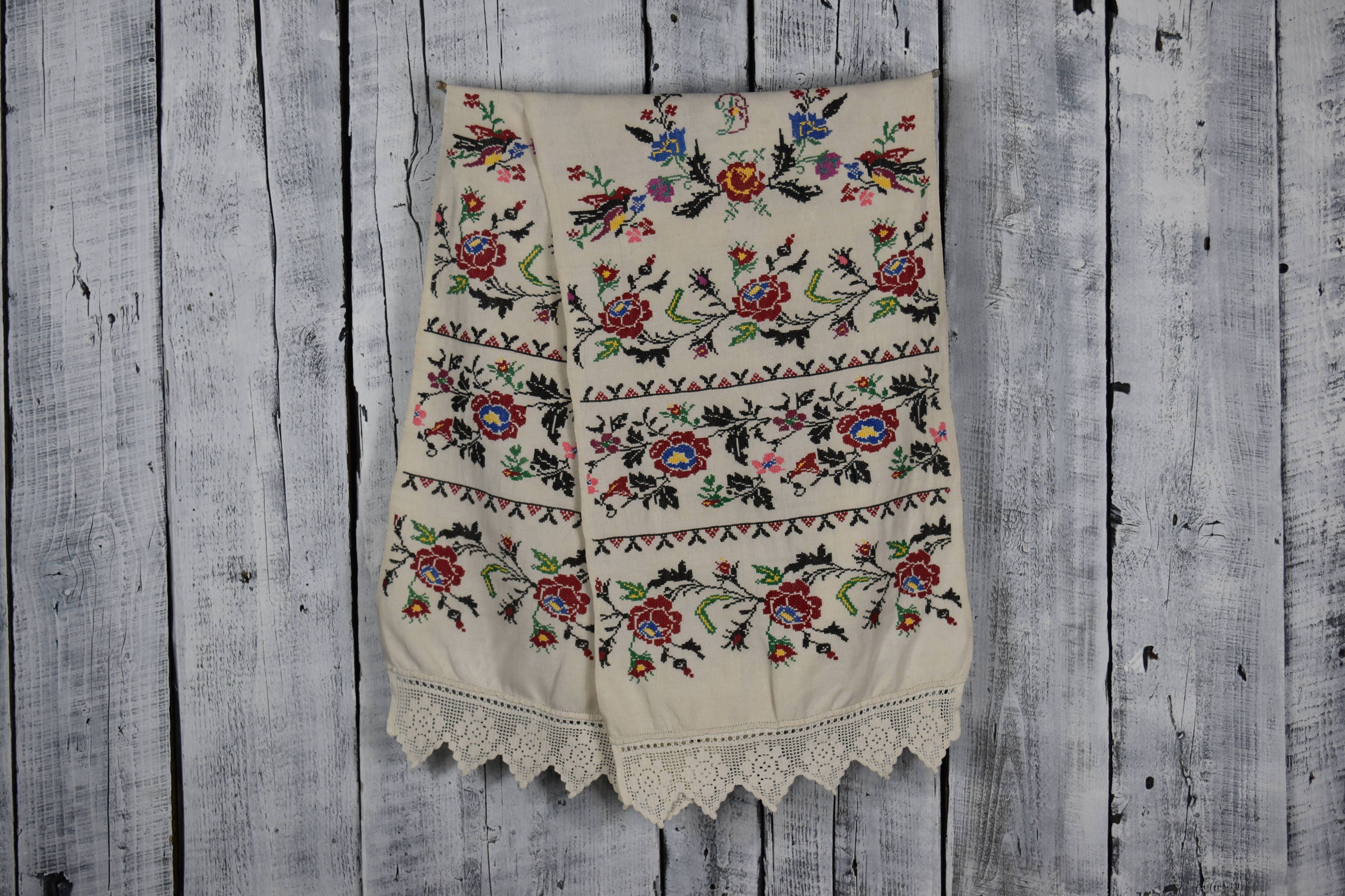 Vintage Ukrainian embroidered towel / Ukrainian rushnyk / Etsy