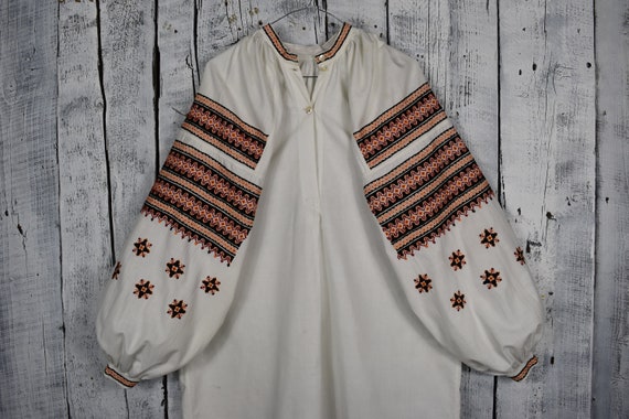 Vintage traditional Ukrainian embroidered shirt /… - image 1