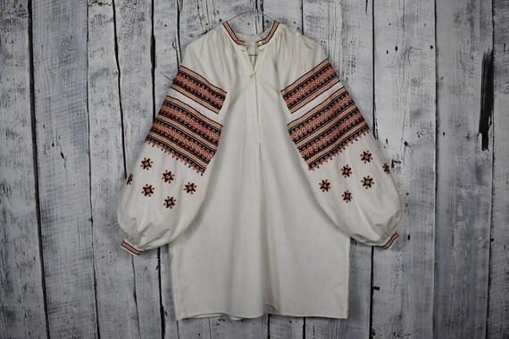 Vintage traditional Ukrainian embroidered shirt /… - image 2