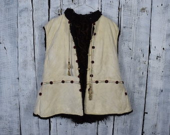 Vintage sheepskin vest / Traditional fur vest / Ukrainian embroidered vest / Shearling vest