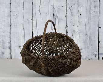 Vintage wicker basket / Wicker storage basket / Antique wicker basket / Garden decor