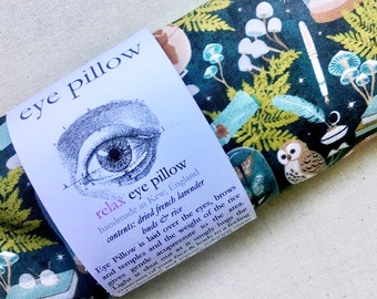 New design! Eye Pillow - Book traveler