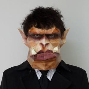 Sei das Orc Gesicht!! Low poly Statues PDF, DXF für Papierkunst. Mach dir dein eigenes mit dieser einfachen Halloween Maske