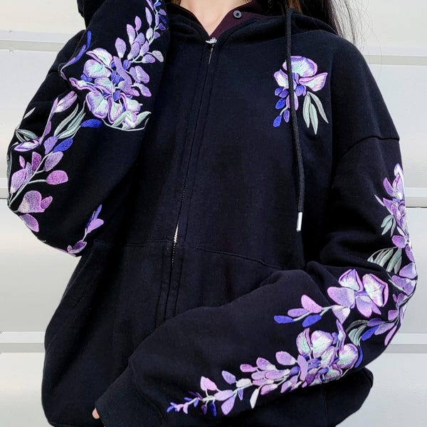 Kapuzenpullover mit Wisteria-Stickerei