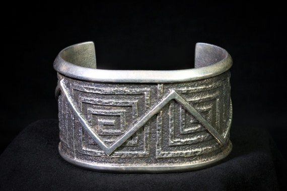 Navajo tufa cast braclet.  Aaron Anderson - image 1