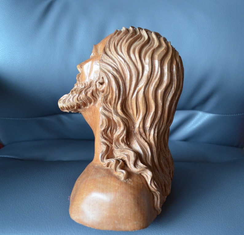 Hand Carved Wood Sculpture Bust of Jesus Christ the Saviour Lord Statue