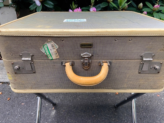 Oshkosh Suitcase, Vintage Suitcases, 1930's Lugga… - image 1