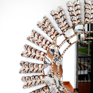 Embellece tu espacio con nuestros espejos de 60 cm estilo cuzqueño, reflejo de la artesanía peruana y símbolo de tradición y elegancia - Espejos Peruanos - Peruvian Mirrors - Echo a Mano - Madera Tallada - Espejo Decorativo - Espejo Artesanal