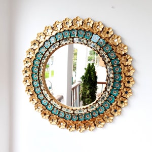 Embellece tu espacio con nuestros espejos de 60 cm estilo cuzqueño, reflejo de la artesanía peruana y símbolo de tradición y elegancia - Espejos Peruanos - Peruvian Mirrors - Echo a Mano - Madera Tallada - Espejo Decorativo - Espejo Artesanal