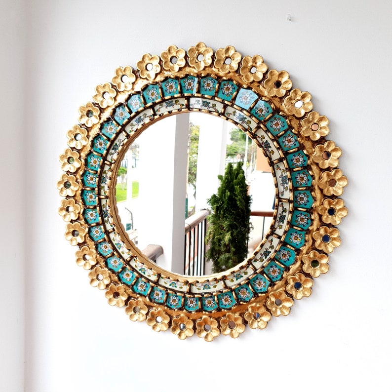 Embellece tu espacio con nuestros espejos de 60 cm estilo cuzqueño, reflejo de la artesanía peruana y símbolo de tradición y elegancia - Espejos Peruanos - Peruvian Mirrors - Echo a Mano - Madera Tallada - Espejo Decorativo - Espejo Artesanal