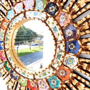 Embellece tu espacio con nuestros espejos de 45 cm estilo cuzqueño, reflejo de la artesanía peruana y símbolo de tradición y elegancia - Espejos Peruanos - Peruvian Mirrors - Echo a Mano - Madera Tallada - Espejo Decorativo - Espejo Artesanal