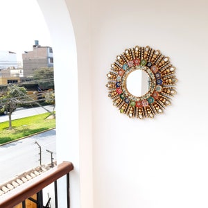 Embellece tu espacio con nuestros espejos de 45 cm estilo cuzqueño, reflejo de la artesanía peruana y símbolo de tradición y elegancia - Espejos Peruanos - Peruvian Mirrors - Echo a Mano - Madera Tallada - Espejo Decorativo - Espejo Artesanal
