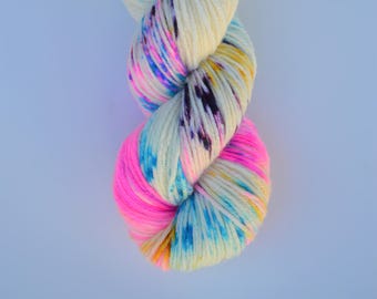 Hilo de lana merino superwash moteado / Teñido a mano, grosor worsted