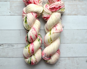 Filato DK tinto a mano Strawberry Fields / 100% lana merino superwash