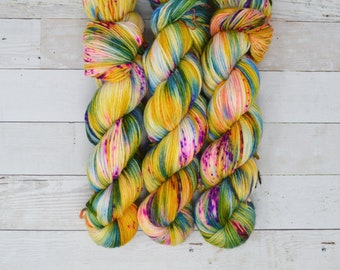 Aubs Worsted | hand dyed yarn | handdyed yarn | hand dyed worsted yarn | worsted yarn | worsted weight | Speckled Yarn | Coral Reef
