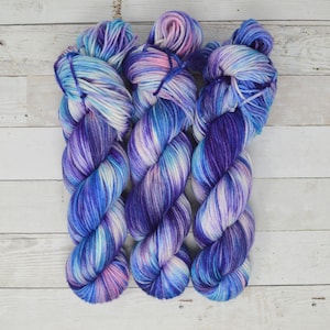 hand dyed yarn | worsted weight yarn | worsted yarn | Sweater Yarn | multi colored yarn | Blue | Northern Lights