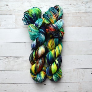 hand dyed yarn | dk weight yarn | dk yarn | 100% Superwash merino | merino wool | Sweater Yarn | Tiki Bar