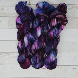 hand dyed yarn | worsted weight yarn | worsted yarn | Sweater Yarn | multi colored yarn | Neblua