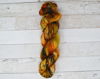 Aubs Worsted | hand dyed yarn | handdyed yarn | hand dyed worsted yarn | worsted yarn | worsted weight | Speckled Yarn | Hello Pumpkin