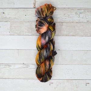 Aubs Worsted | hand dyed yarn | handdyed yarn | hand dyed worsted yarn | worsted yarn | worsted weight | Speckled Yarn | Halloween Night