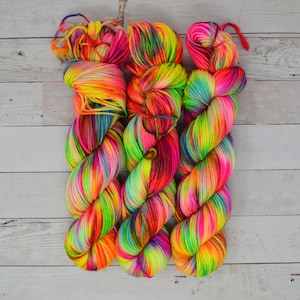 hand dyed yarn | dk weight yarn | dk yarn | 100% Superwash merino | merino wool | Sweater Yarn | speckled yarn | Pink | Unicorn Barf!