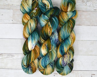 Hidden Treasures handgeverfd gespikkeld garen | Superwash-merino, vingergewicht