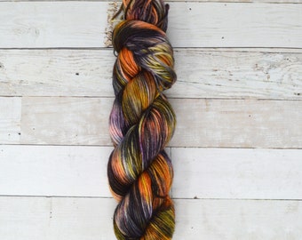 hand dyed yarn | dk weight yarn | dk yarn | 100% Superwash merino | merino wool | Sweater Yarn | speckled yarn | Halloween Night
