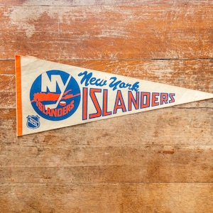 New York Islanders NHL Pennant Vintage Hockey Sports Decor Best Gift for Dad