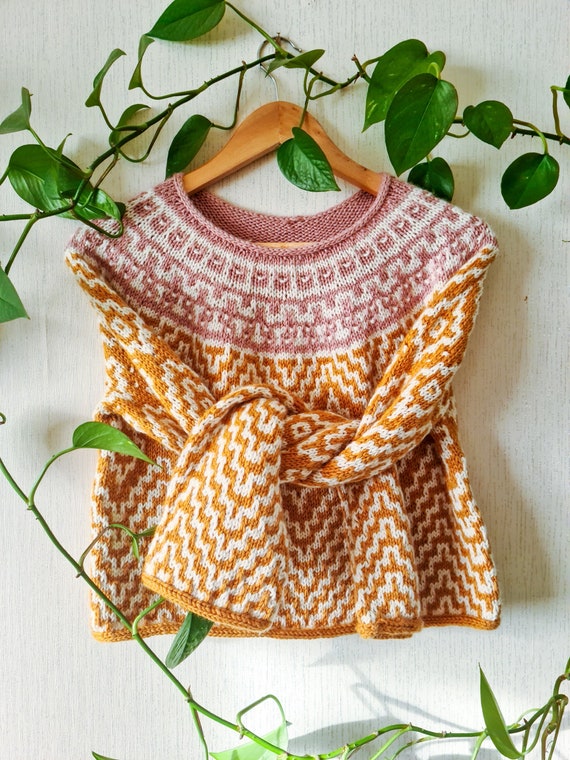 Knitting Pattern >> Mosaic Knitting Round Yoke Sweater
