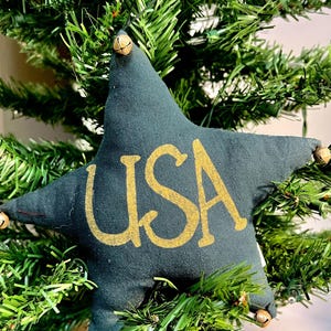 Rustic Patriotic Star, Primitive Decor, Distressed Ornament, Tier Tray Decor