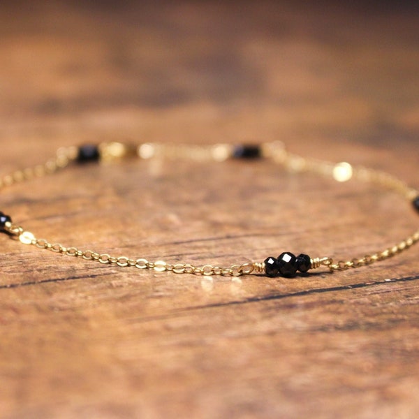 14k Gold filled Black Tourmaline protection anklet| minimalist anklet| Dainty anklet| Jewelry| layering anklet| Beach jewelry| Elegant Boho