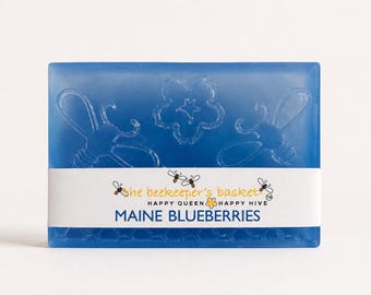 Maine Blueberry Soap/Blueberry Glycerin Soap Bar/Honeybee Soap/Handmade Bath Gift/ Moisturizing Soap/Maine Gift/4 oz
