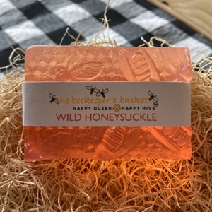 Wild Honeysuckle Honeybee Glycerin Soap, Bee Soap, Honeysuckle Scented Soap, Queen Bee, Flower Soap, Honeycomb Soap, Clear Soap, Bee Gifts