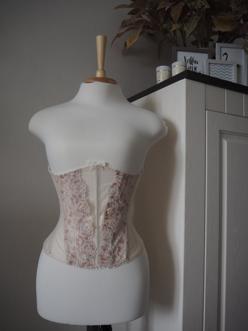 Mesh underbust corset with peachy lace ONE SIZE