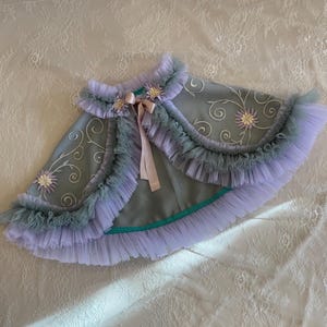 Tulle Photo Prop Cape / Wedding Flower Girl Cape / Shabby Boho Capelet / Birthday Outfit / Princess / Magic / Floral / Sage Green / Lavender